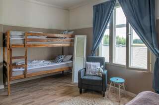 Гостевой дом Hostel Hellanmaa Hellanmaa Семейный номер с общей ванной комнатой-3